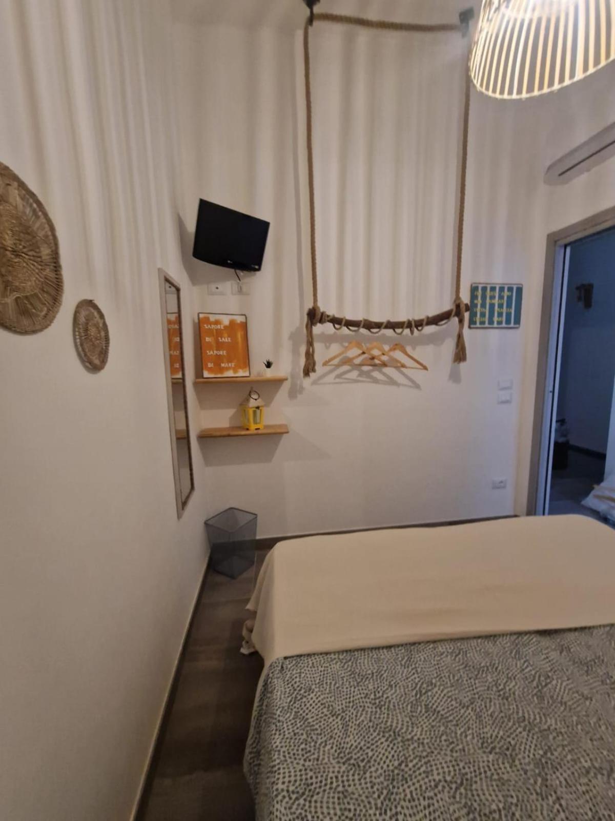 Camere A Oriente II Room And Apartments Torre dell'Orso Exterior foto